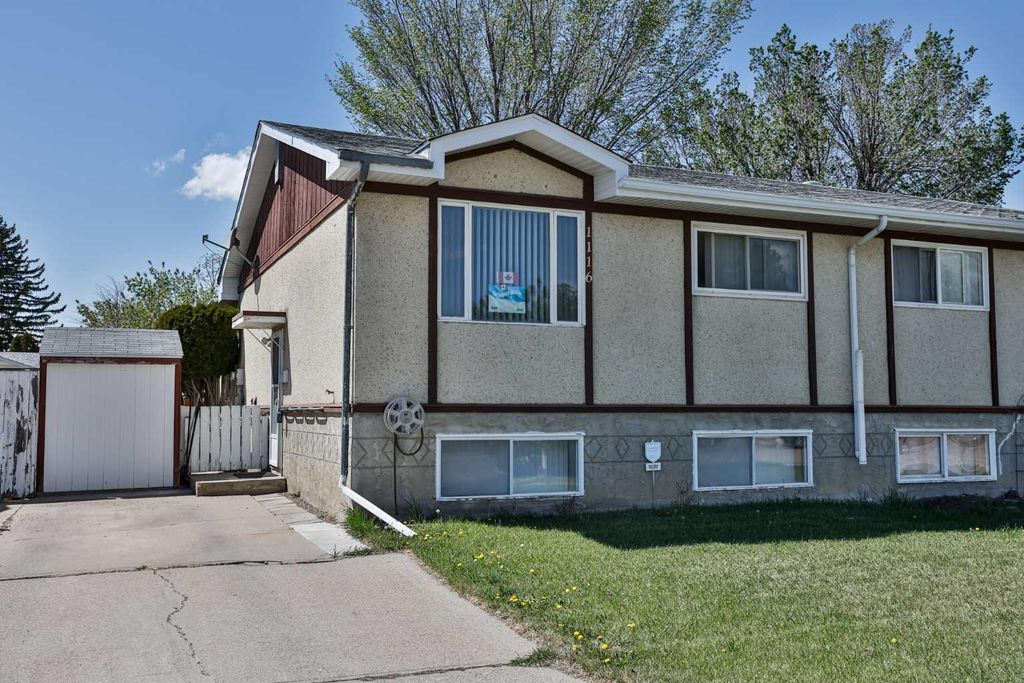 Photo of 1116 6 Street N, Lethbridge, AB T1H 1Y4 (MLS # A2310549)