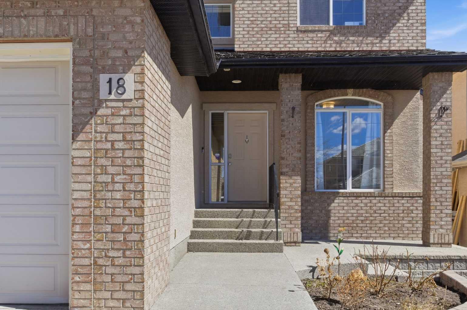 18 Royal Crest Way NW