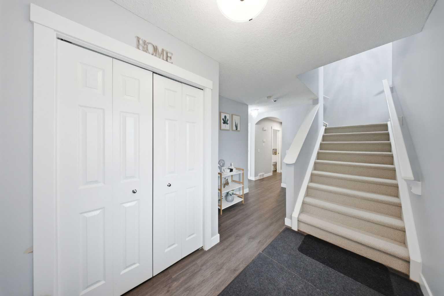 19 MARTHA'S MEADOW Close