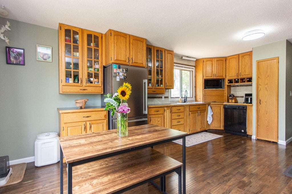 Photo of 6308 61 Avenue, Red Deer, AB T4N 5R8 (MLS # A2329459)