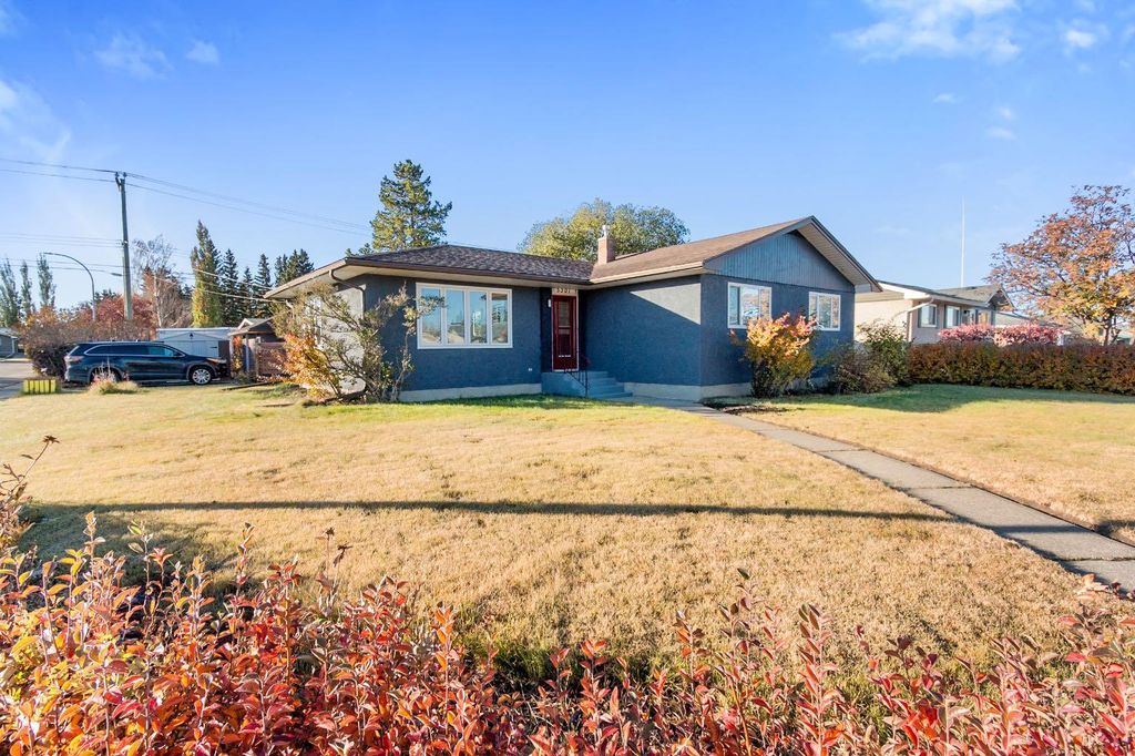 Photo of 5301 44 Street, Olds, AB T4H 1B7 (MLS # A2265912)
