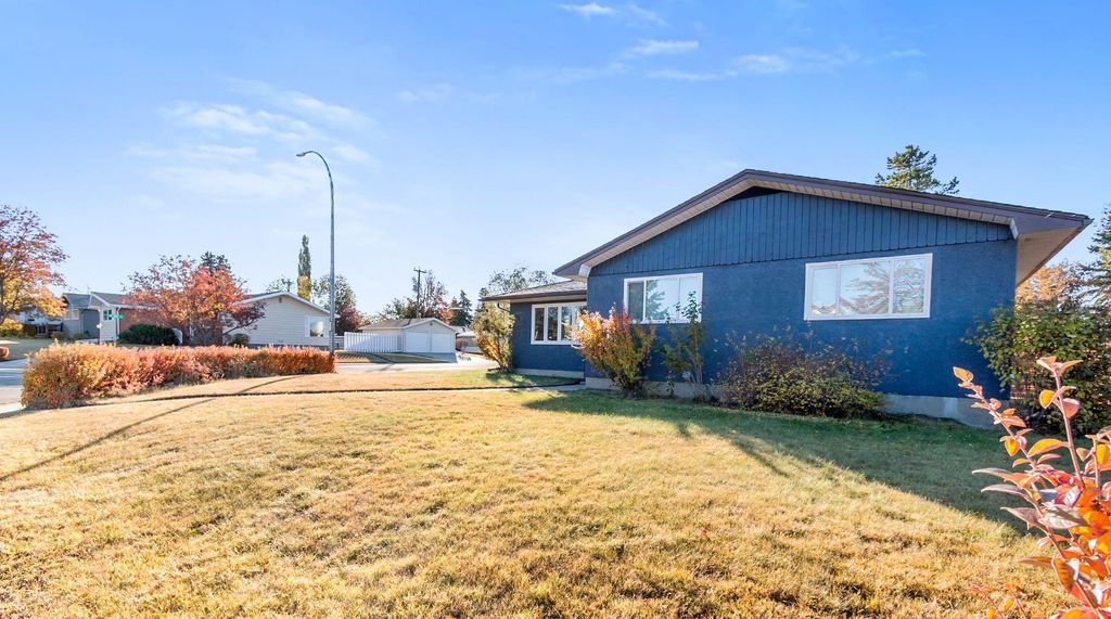 Photo of 5301 44 Street, Olds, AB T4H 1B7 (MLS # A2265912)
