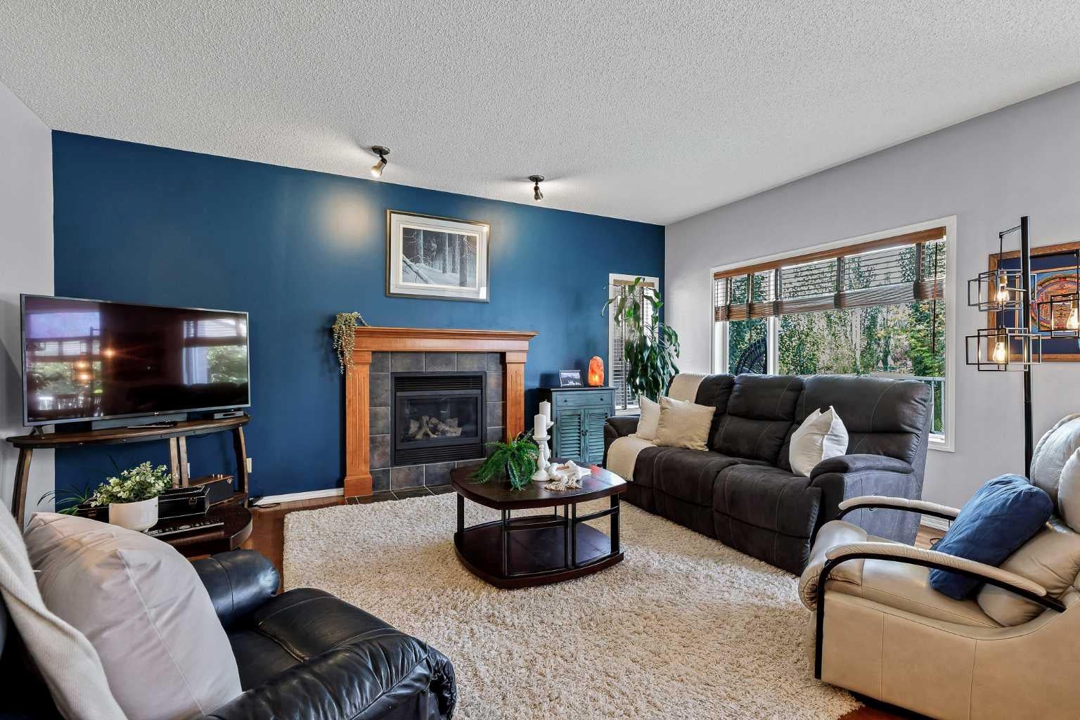 402 Fairways Mews NW