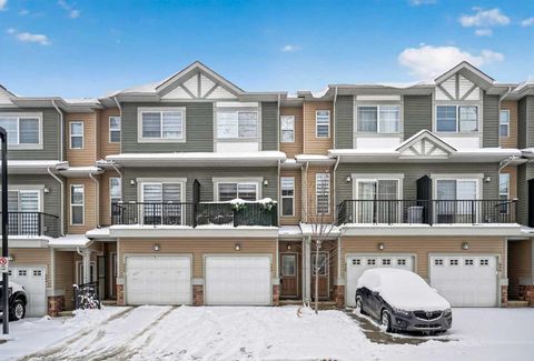 Photo of 930 Sage Hill Grove NW, Calgary, AB T3R 2A2 (MLS # A2302260)
