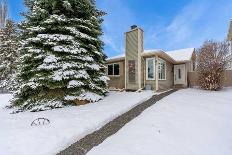 47 Deersaxon Road SE Calgary AB T2J 6T1