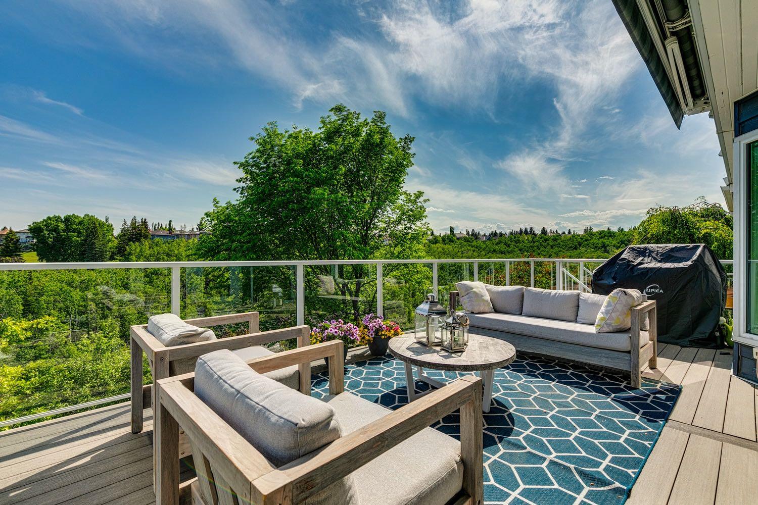 19 Strathcona Bay SW