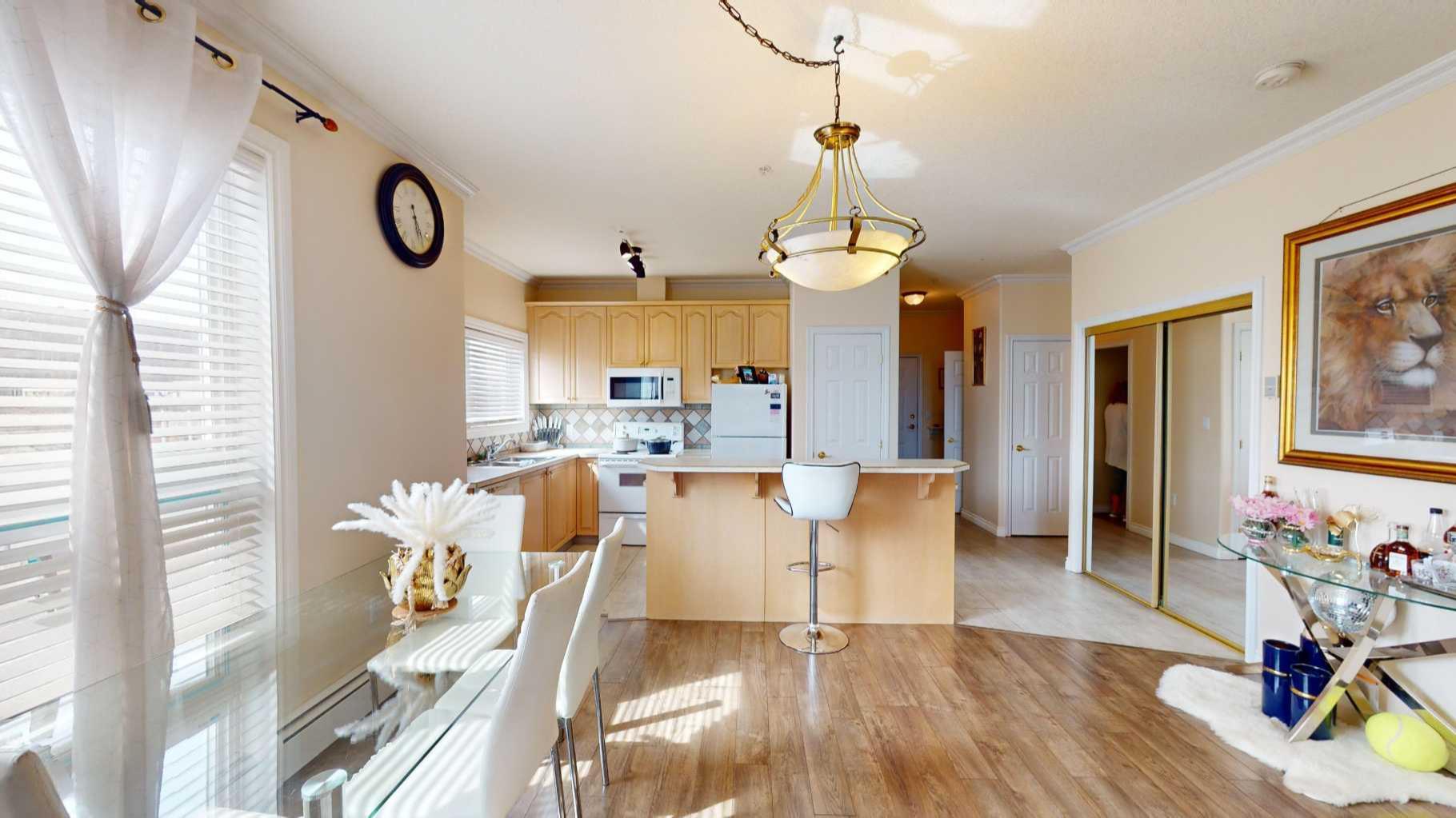 10101 Morrison Street 305