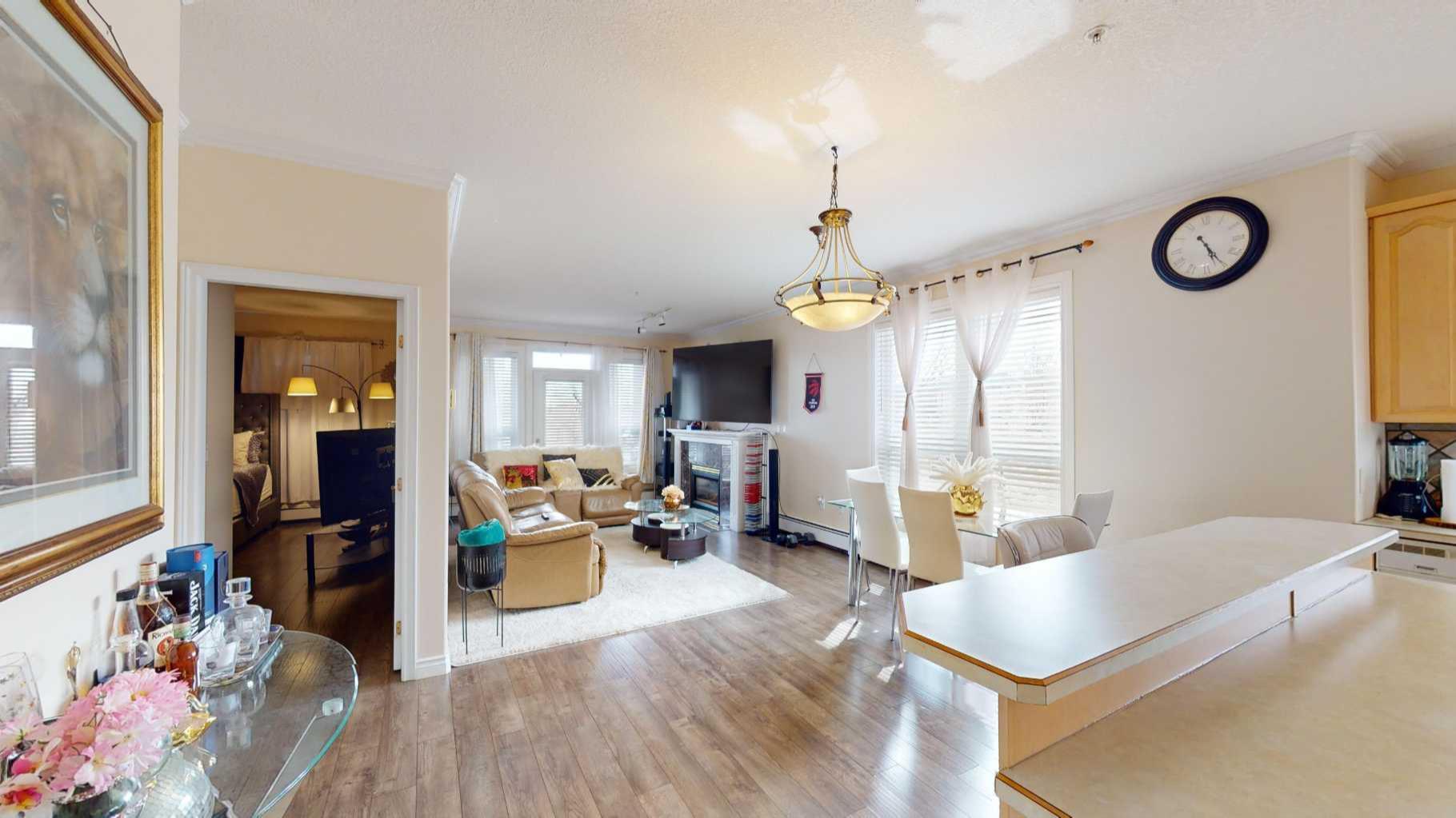 10101 Morrison Street 305