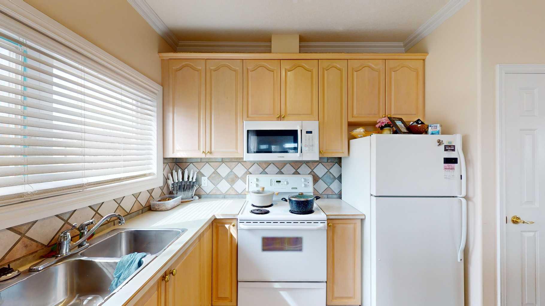 10101 Morrison Street 305