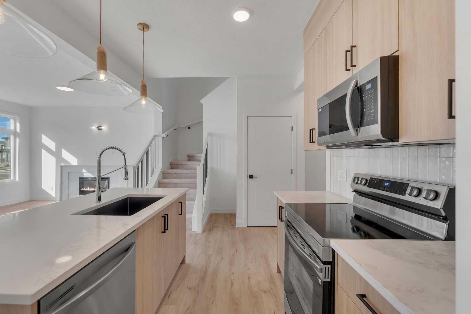 150 Belvedere Crescent SE