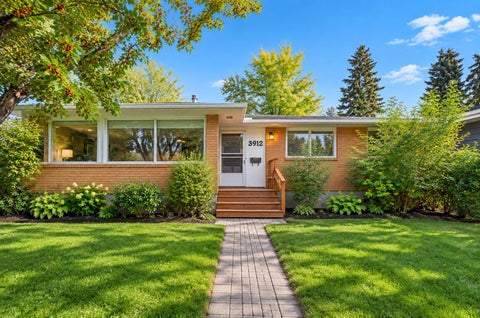 Photo of 3912 Vancouver Crescent NW, Calgary, AB T3A 0M1 (MLS # A2347207)