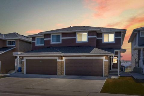 Photo of 133 Redstone Common NE, Calgary, AB T3N 0P6 (MLS # A2309220)