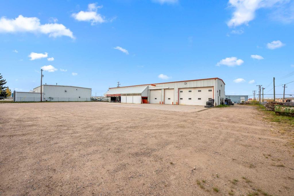 Photo of 5114 62 Street, Lloydminster, AB T9V 0V3 (MLS # A2288779)