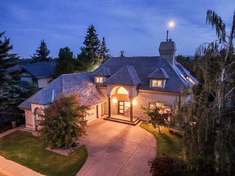 42 Woodhaven Crescent SW Calgary AB T2W 5S3