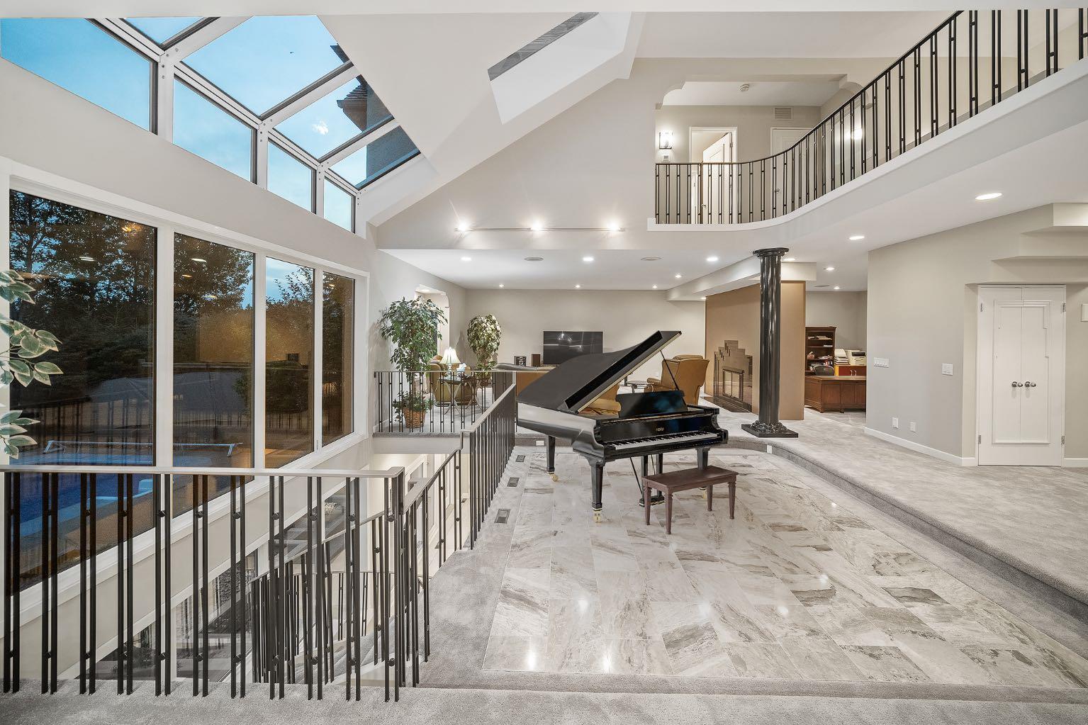 42 Woodhaven Crescent SW