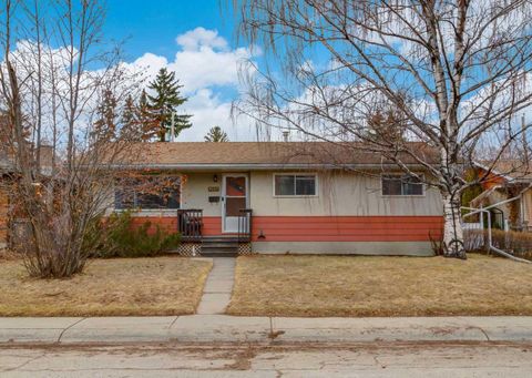 Photo of 3007 Beil Avenue NW, Calgary, AB T2L 1K6 (MLS # A2302252)