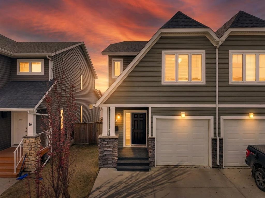Photo of 18 Shaw Close, Red Deer, AB T4R 0L3 (MLS # A2306796)