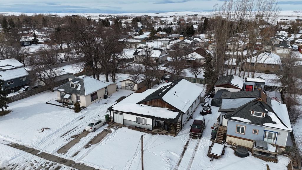 Photo of 150 S 1 Street W, Magrath, AB T0K 1J0 (MLS # A2293858)