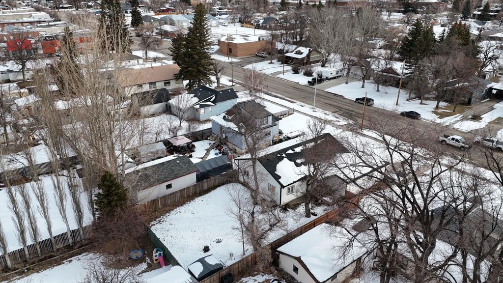 Photo of 150 S 1 Street W, Magrath, AB T0K 1J0 (MLS # A2293858)