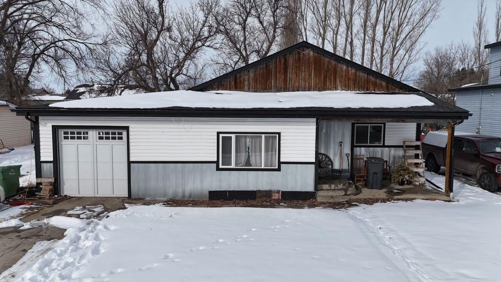 Photo of 150 S 1 Street W, Magrath, AB T0K 1J0 (MLS # A2293858)