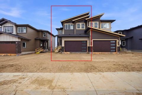 Photo of 34 Waterford Mews, Chestermere, AB T1X 3B4 (MLS # A2313186)