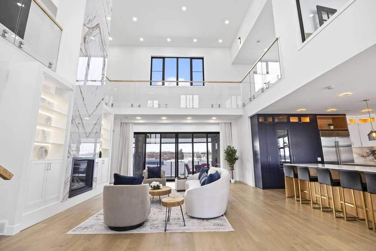 40075 299 Avenue E