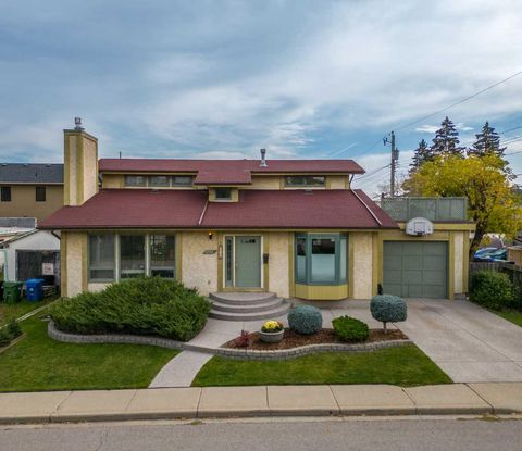 Photo of 3212 1 Street NW, Calgary, AB T2M 4R5 (MLS # A2280089)