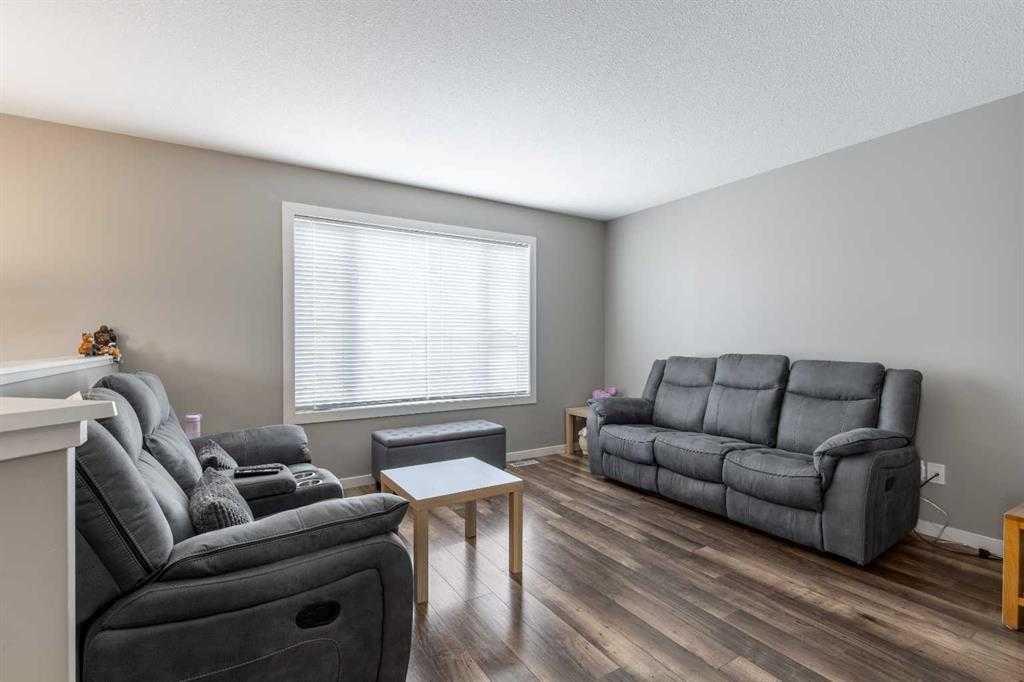 139 Mt Sundial Court W Main Floor