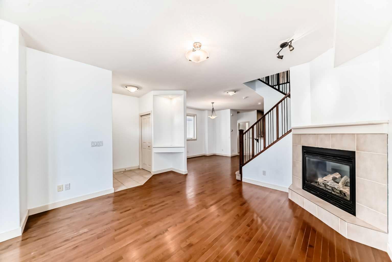 1921 30 Street SW 2