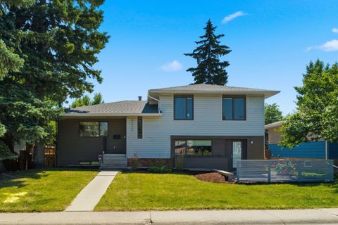 Photo of 4935 10 Avenue SW, Calgary, AB T3C 0M3 (MLS # A2329143)