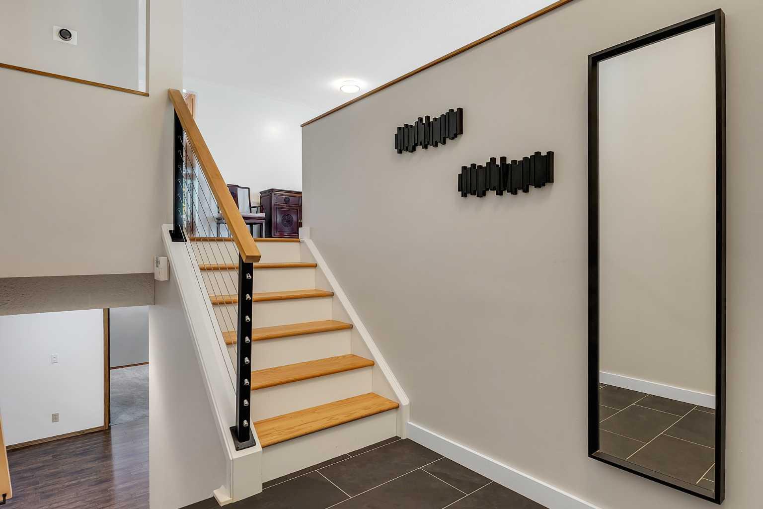 140 Sun Harbour Way SE