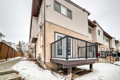 4531 7 Avenue SE 13 Calgary AB T2A 5E4