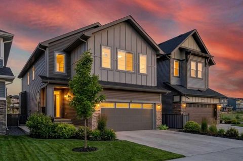 14 Carrington Road NW Calgary AB T3P 1L8