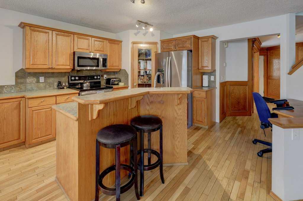 182 Harvest Creek Close NE