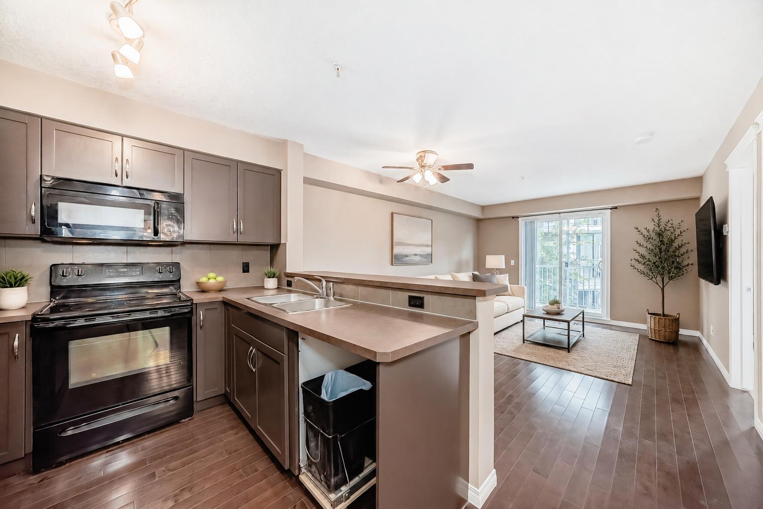 115 Prestwick Villas SE 2224