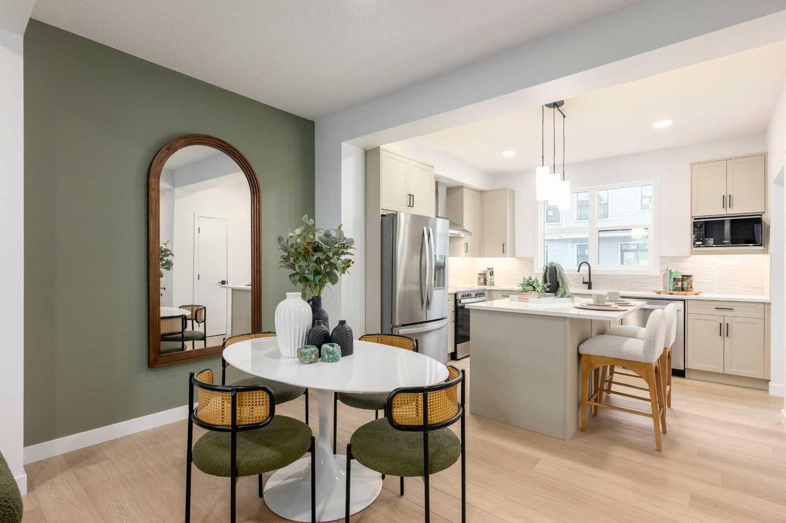 437 Alpine Avenue SW 305