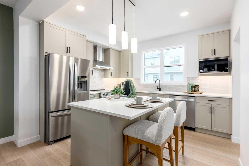 Photo of 437 Alpine Avenue SW #305, Calgary, AB T2Y 0Z8 (MLS # A2292893)