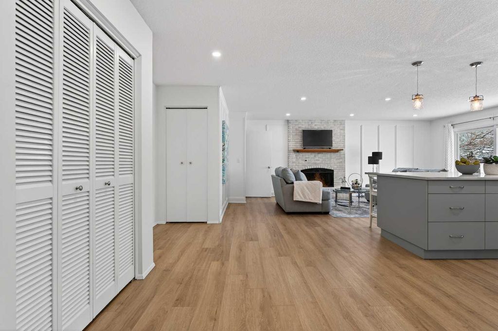 Photo of 60 Sunmount Close SE, Calgary, AB T2X 1V6 (MLS # A2287255)