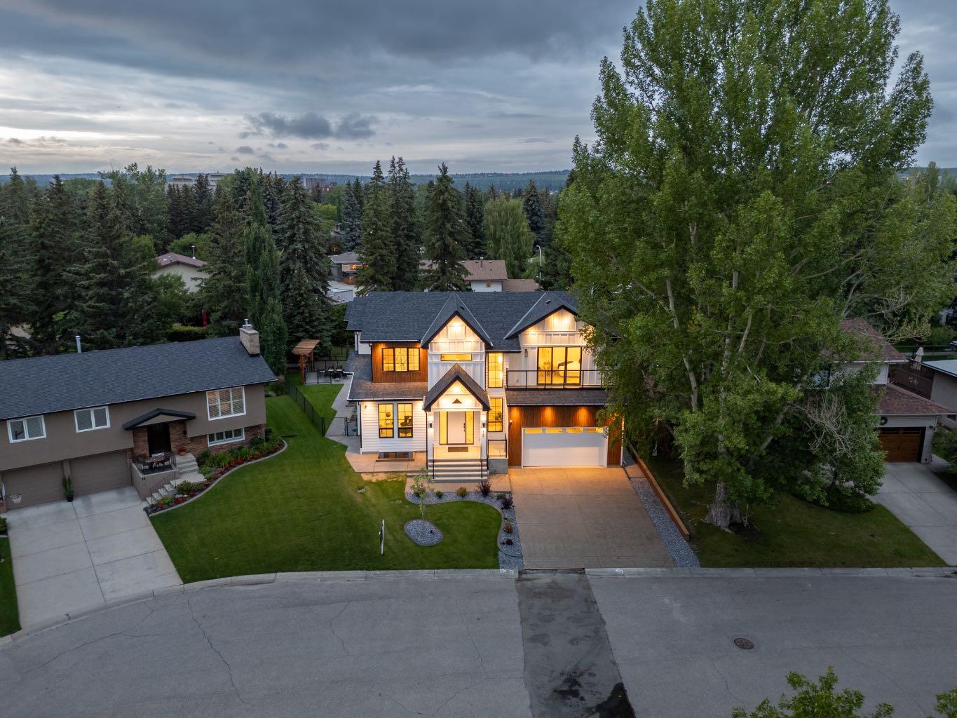 12 Vardana Place NW