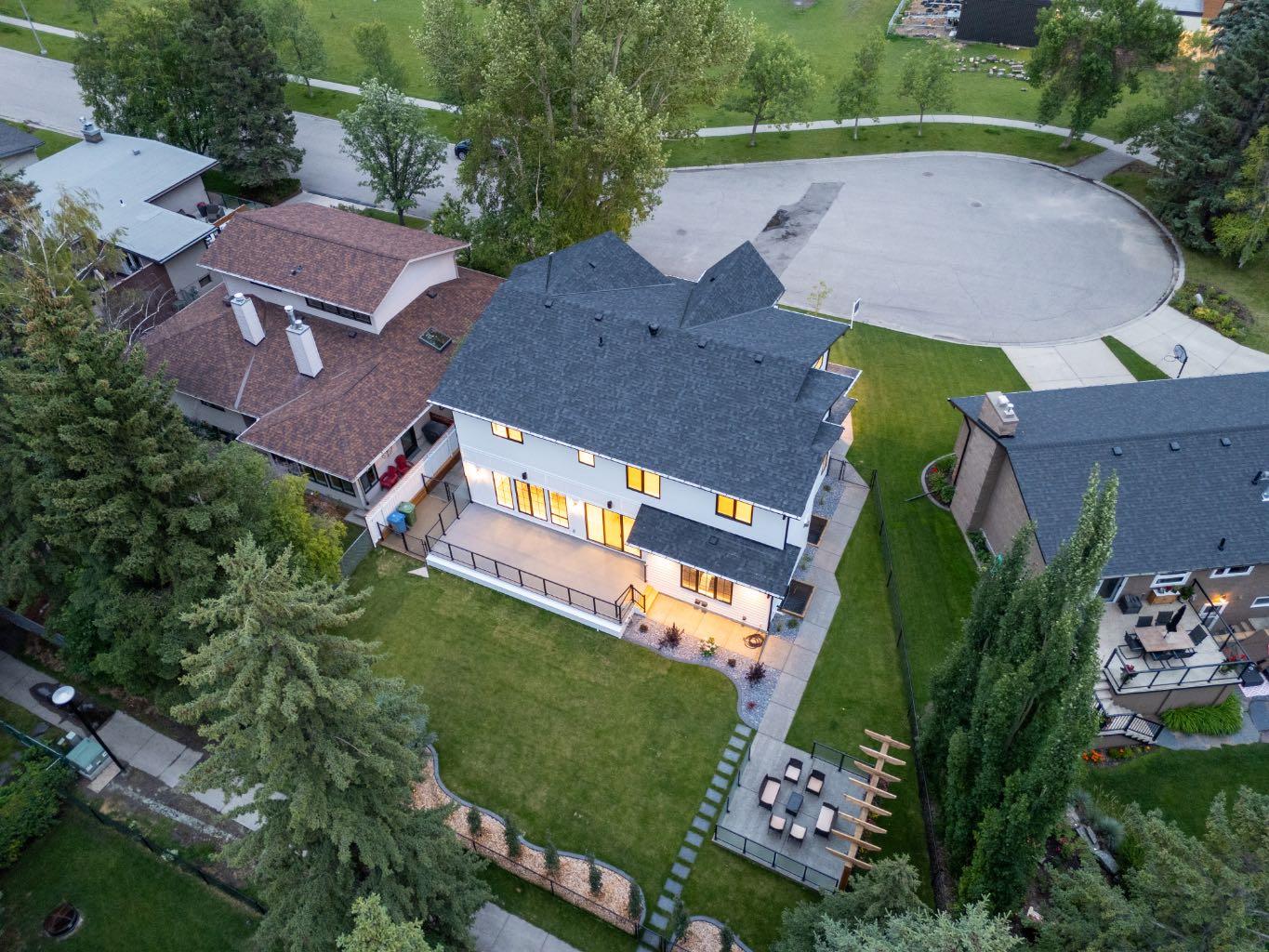 12 Vardana Place NW