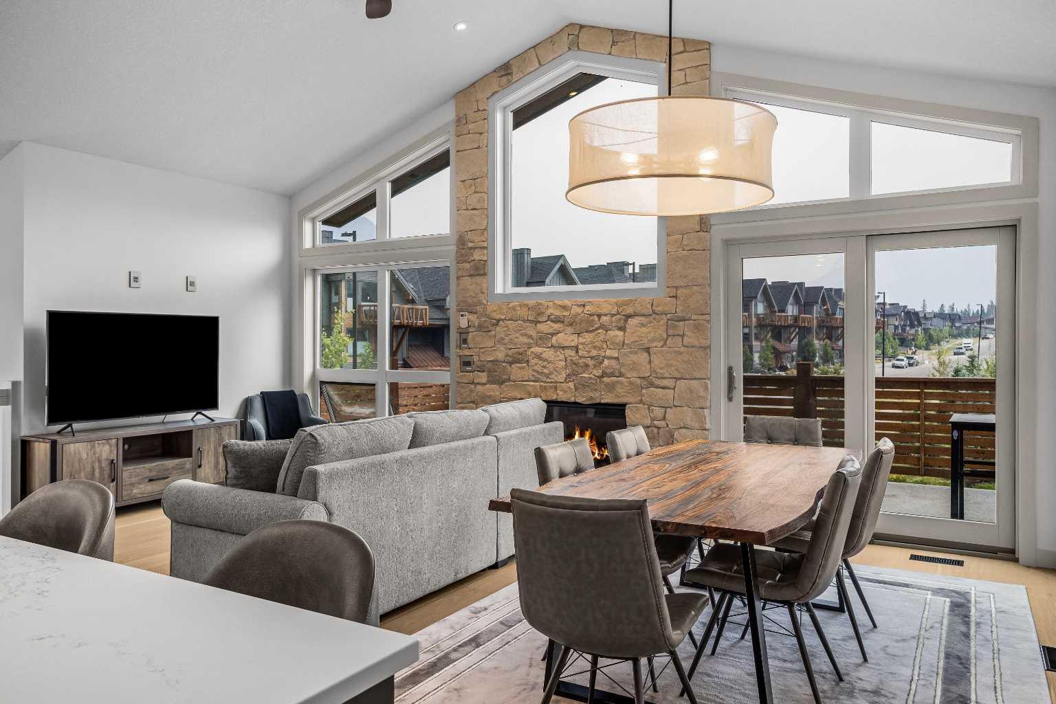 401 Stewart Creek Close