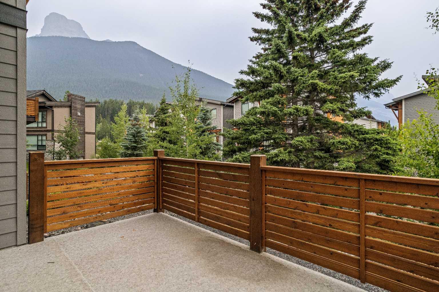 401 Stewart Creek Close