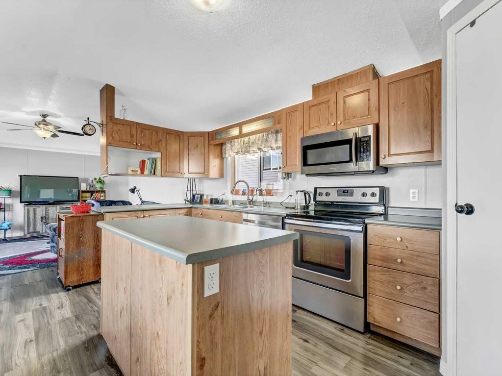 Photo of 427 Main Street N, Redcliff, AB T0J 2P0 (MLS # A2287545)