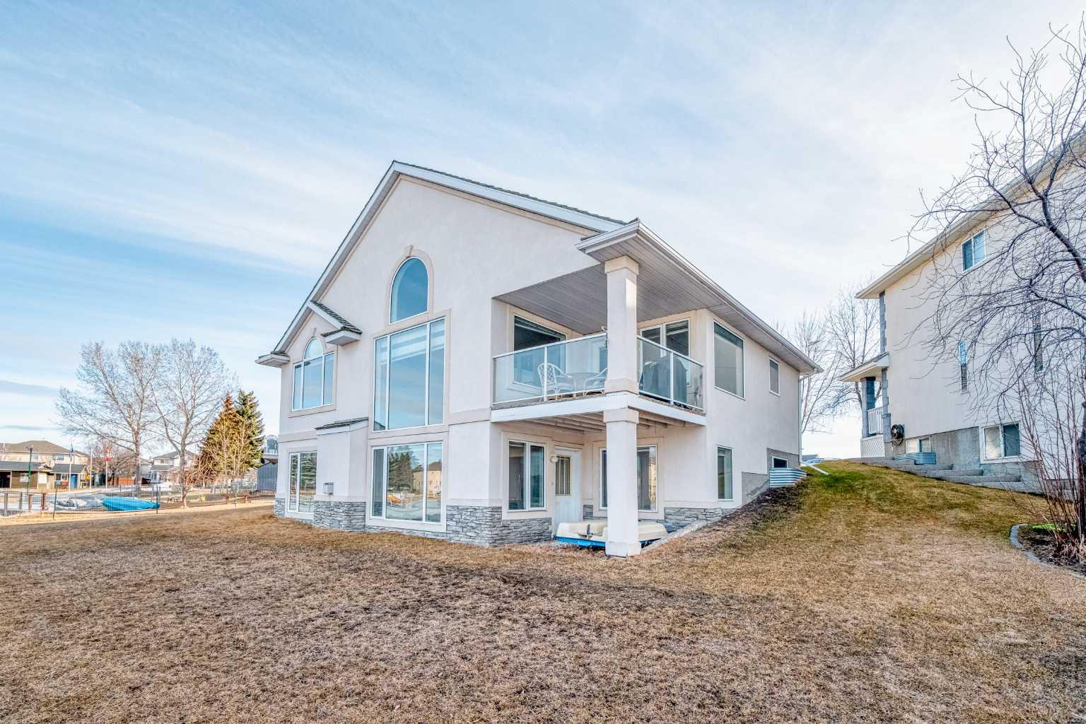 128 Coral Shores Cape NE