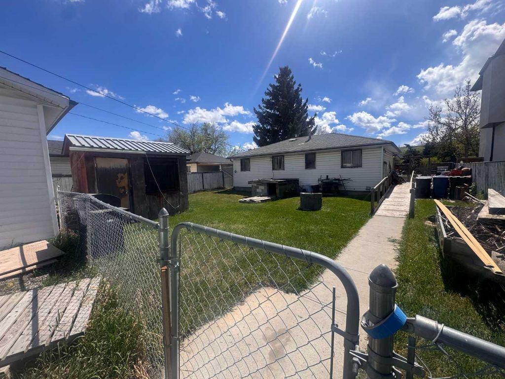 Photo of 8132 Bowness Road NW, Calgary, AB T3B 0H6 (MLS # A2314710)