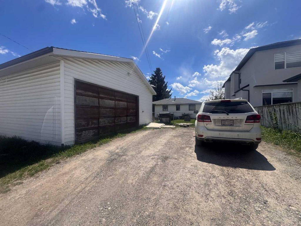 Photo of 8132 Bowness Road NW, Calgary, AB T3B 0H6 (MLS # A2314710)