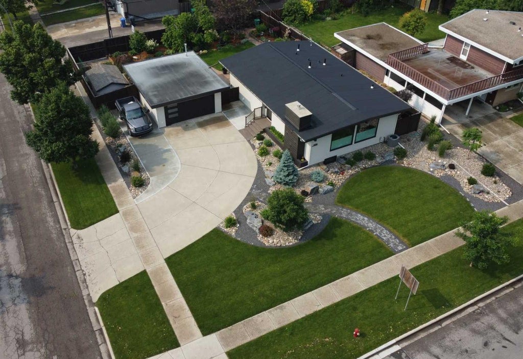 Photo of 3210 South Parkside Drive, Lethbridge, AB T1K 0E2 (MLS # A2324260)