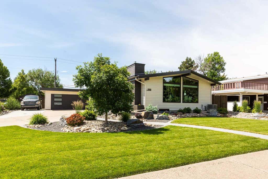 Photo of 3210 South Parkside Drive, Lethbridge, AB T1K 0E2 (MLS # A2324260)