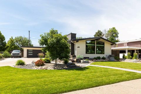 Photo of 3210 South Parkside Drive, Lethbridge, AB T1K 0E2 (MLS # A2324260)