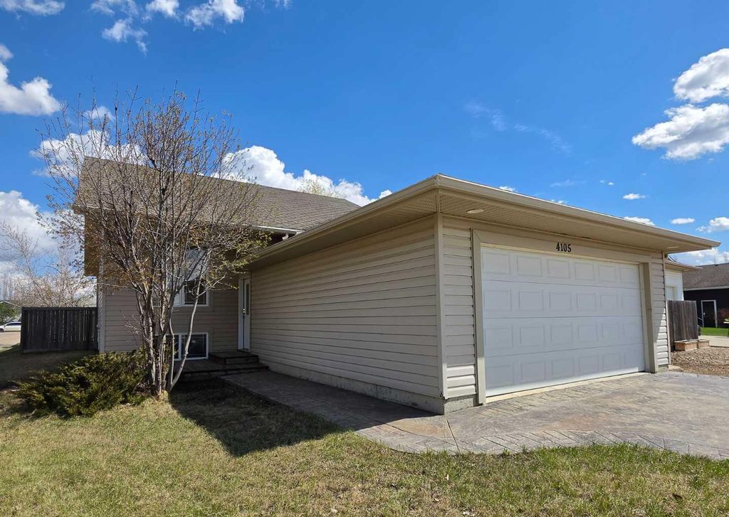 Photo of 4105 67th Avenue, Lloydminster, AB T9V 3G7 (MLS # A2313855)